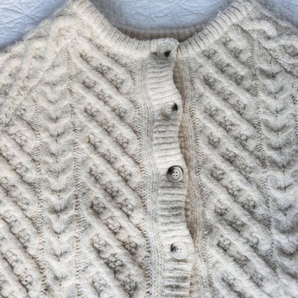 Zara Ecru Chunky Wool Blend Asymmetrical Knit Buttoned Frayed Hem Sweater - Picture 15 of 16